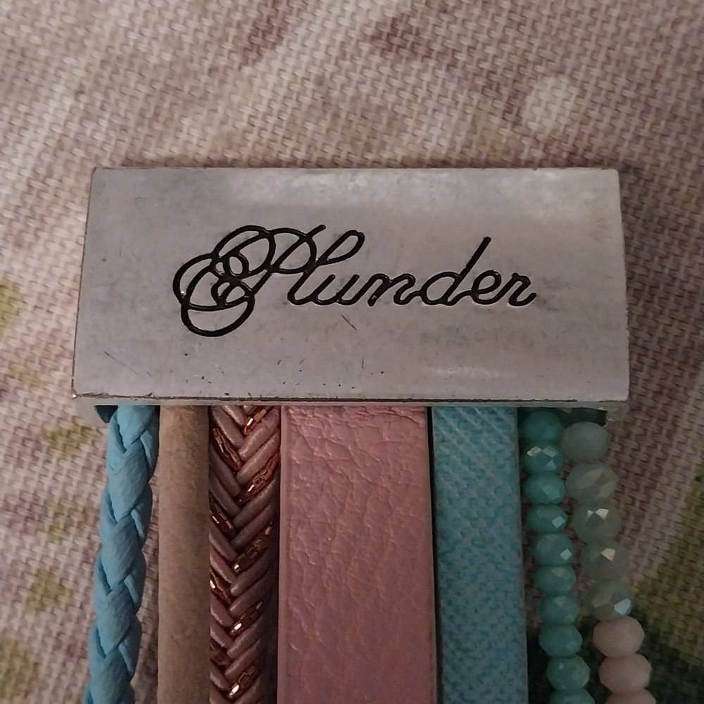 2746 Plunder Magnetic Seven Strand Bracelet - Picture 6 of 8